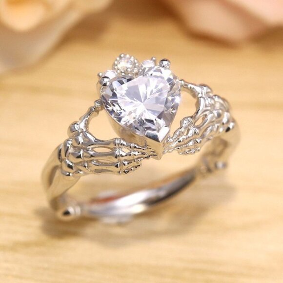 🎁 Hollow Heart Romantic Beautiful Silver Plated Heart Ring for Women, UNVN12208 - Picture 1 of 7